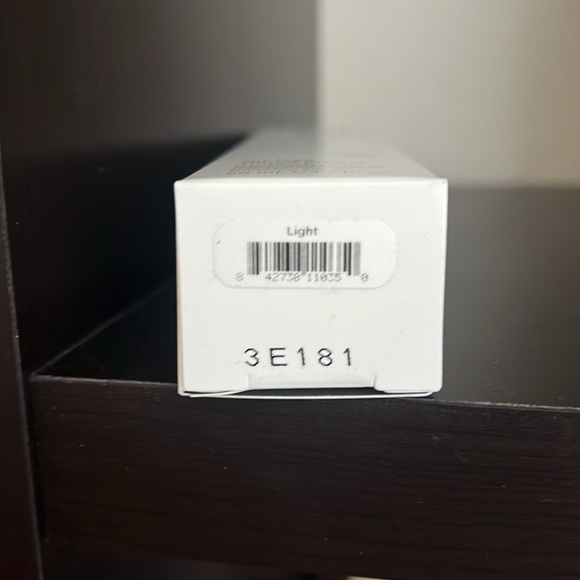 Glo Skin Beauty: Oil Free Tinted Primer spf 30 - Picture 4 of 4